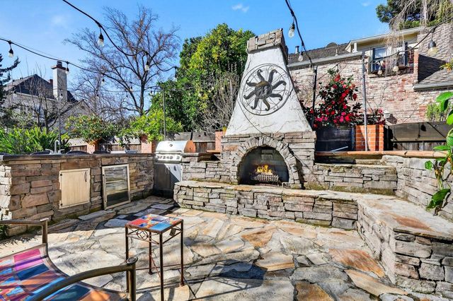 1716 Sutterville Rd, Sacramento, CA 95822