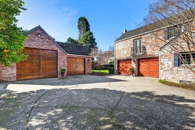 1716 Sutterville Rd, Sacramento, CA 95822