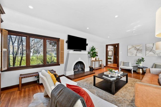 1716 Sutterville Rd, Sacramento, CA 95822