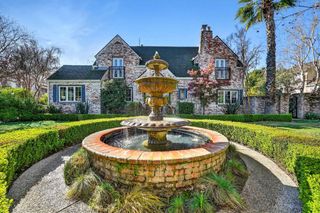 1716 Sutterville Rd, Sacramento, CA 95822