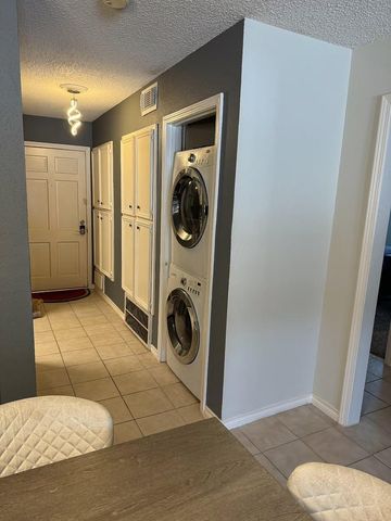 3131 Southwest Frwy Freeway B17, Houston, TX 77098