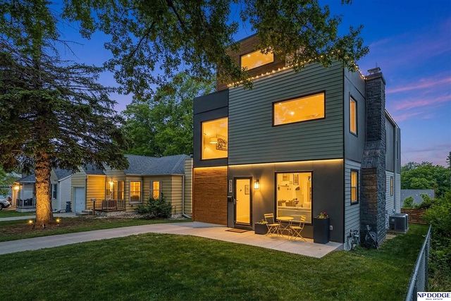 1922 S 61 Street, Omaha, NE 68106