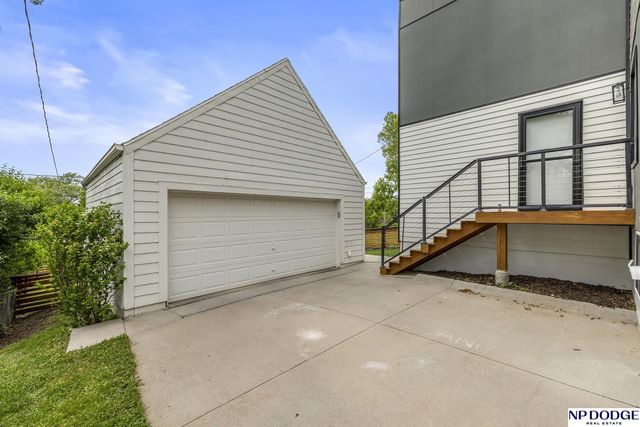 1922 S 61 Street, Omaha, NE 68106