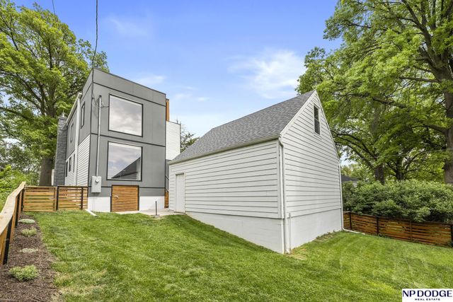 1922 S 61 Street, Omaha, NE 68106