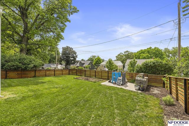 1922 S 61 Street, Omaha, NE 68106