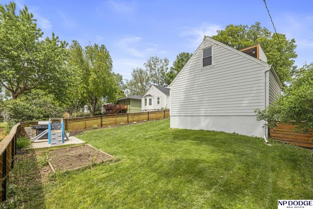 1922 S 61 Street, Omaha, NE 68106