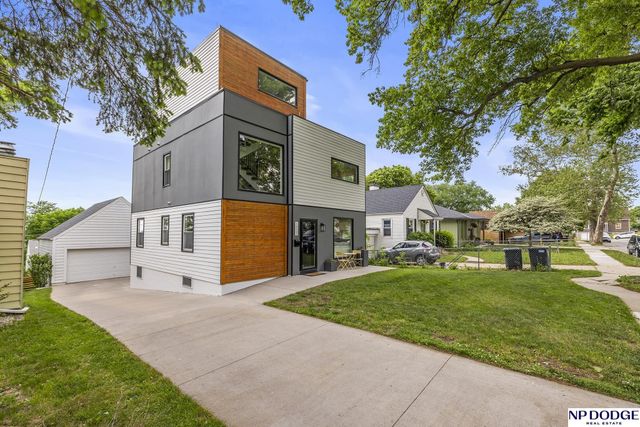 1922 S 61 Street, Omaha, NE 68106