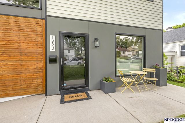 1922 S 61 Street, Omaha, NE 68106