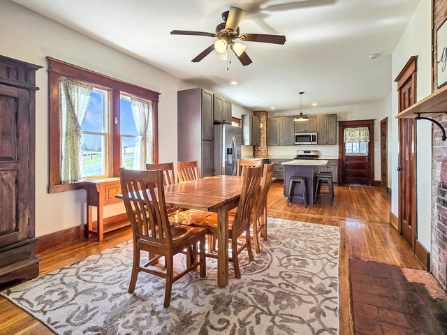 423 Loop Road, Hustonville, KY 40437