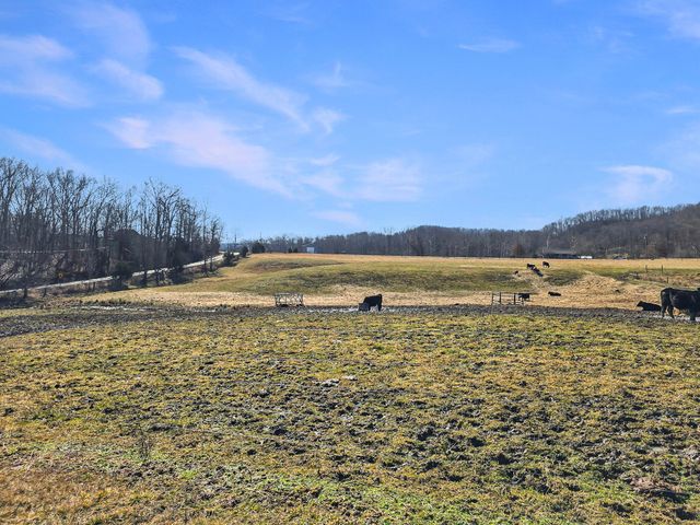 423 Loop Road, Hustonville, KY 40437