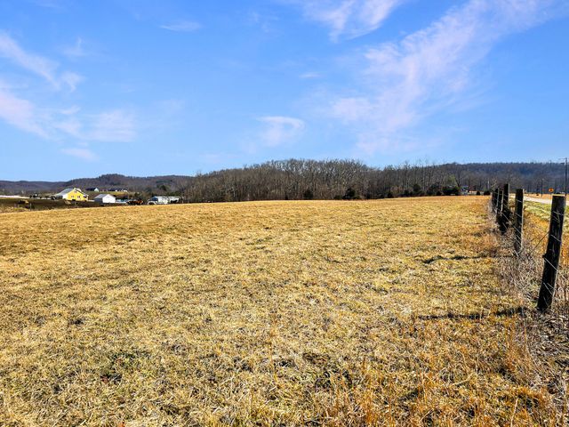 423 Loop Road, Hustonville, KY 40437