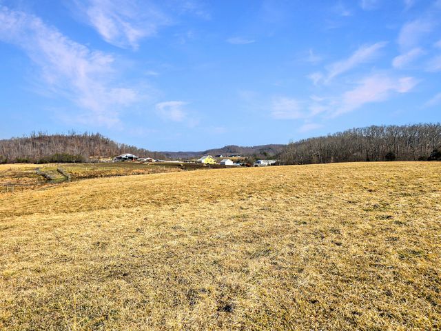 423 Loop Road, Hustonville, KY 40437