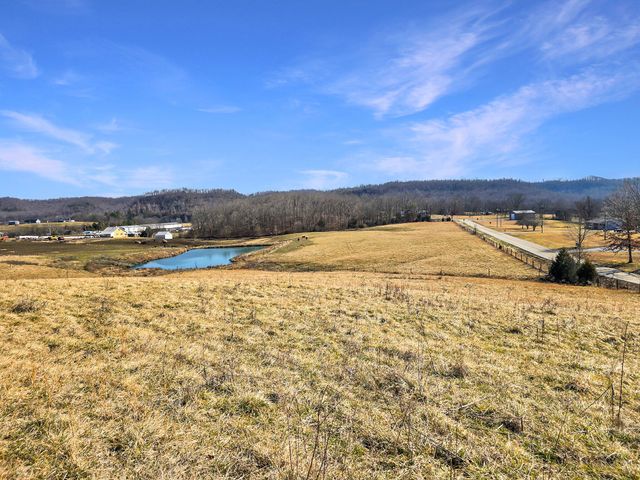 423 Loop Road, Hustonville, KY 40437