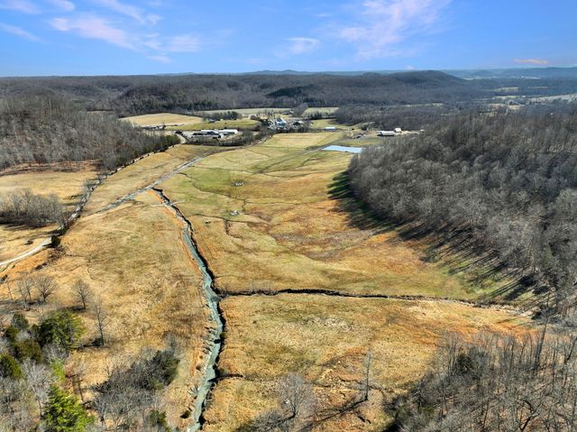 423 Loop Road, Hustonville, KY 40437