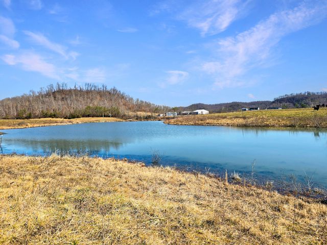 423 Loop Road, Hustonville, KY 40437