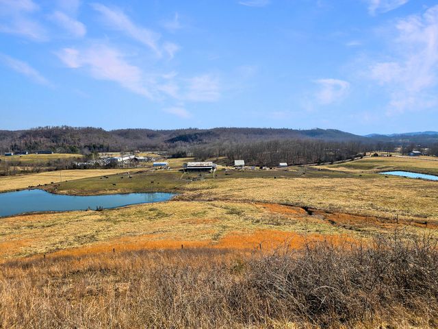 423 Loop Road, Hustonville, KY 40437