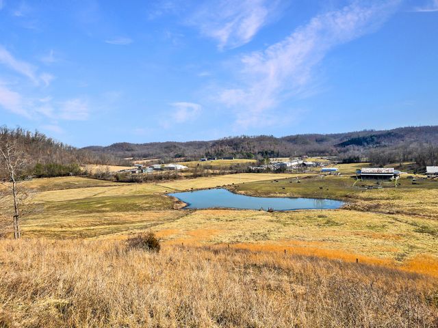 423 Loop Road, Hustonville, KY 40437