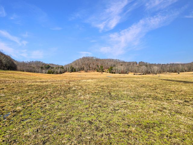 423 Loop Road, Hustonville, KY 40437