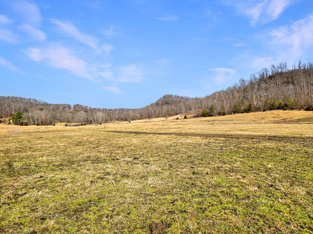 423 Loop Road, Hustonville, KY 40437