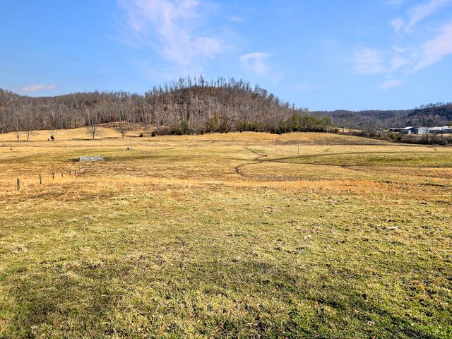 423 Loop Road, Hustonville, KY 40437