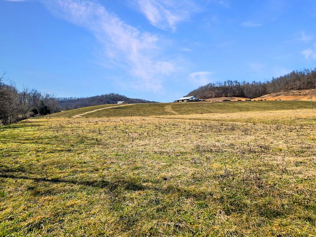 423 Loop Road, Hustonville, KY 40437