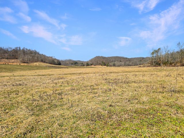 423 Loop Road, Hustonville, KY 40437