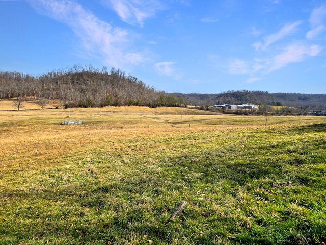 423 Loop Road, Hustonville, KY 40437