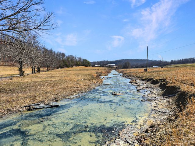 423 Loop Road, Hustonville, KY 40437