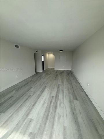 3626 NE 168th St 606, North Miami Beach, FL 33160