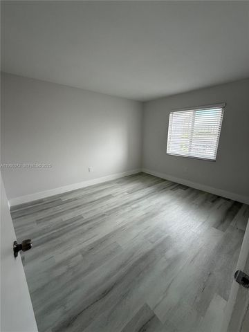 3626 NE 168th St 606, North Miami Beach, FL 33160