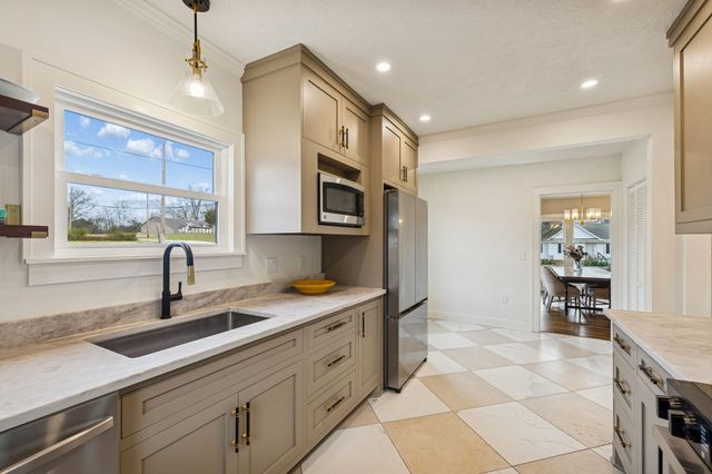 900 Belmont Ave, Shelbyville, TN 37160