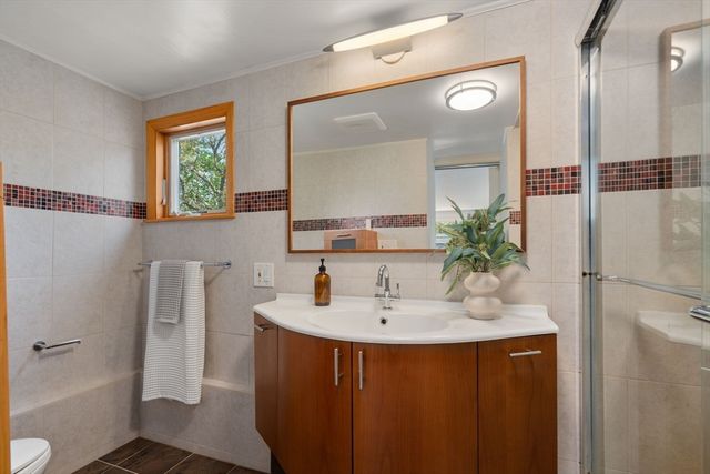 78 Vine St, Newton, MA 02467