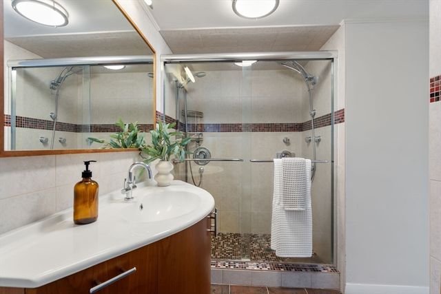 78 Vine St, Newton, MA 02467