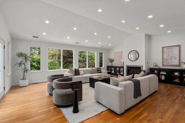 78 Vine St, Newton, MA 02467