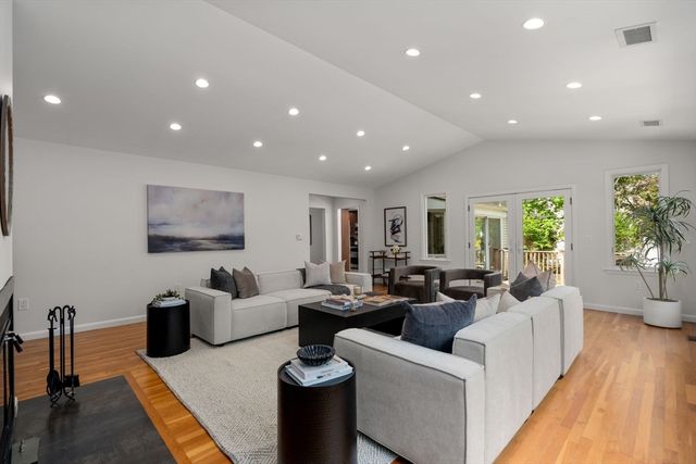 78 Vine St, Newton, MA 02467