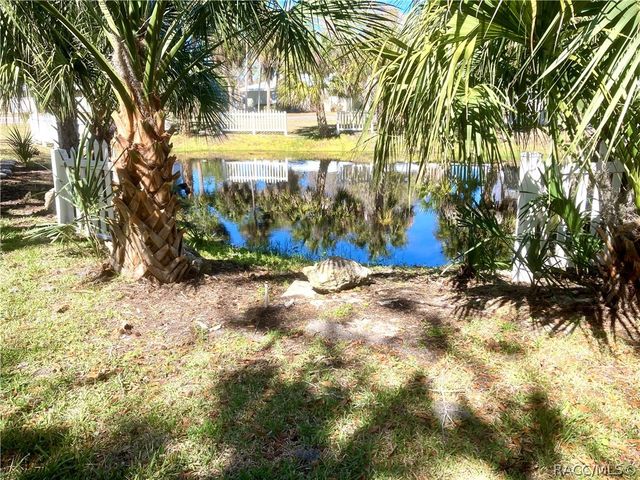 11449 W Bayshore Drive, Crystal River, FL 34429