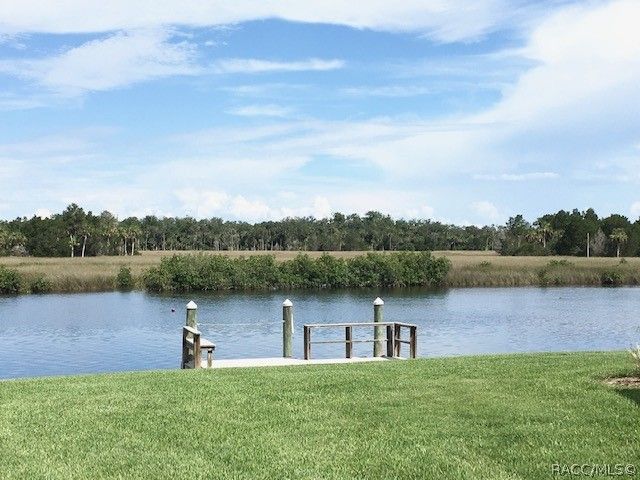 11449 W Bayshore Drive, Crystal River, FL 34429