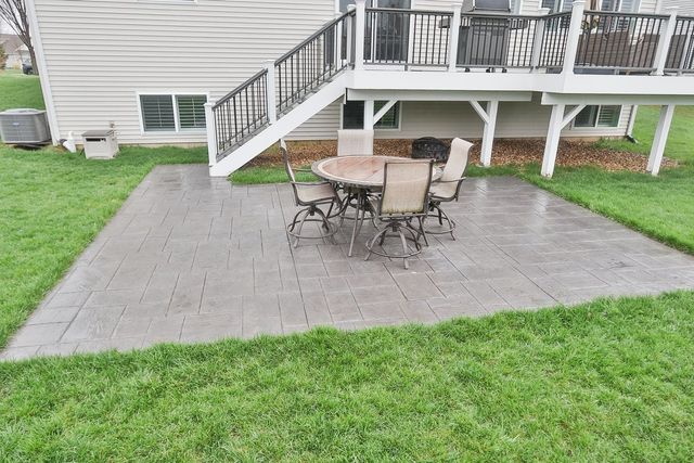 1110 Waterfront Lane, Pingree Grove, IL 60140