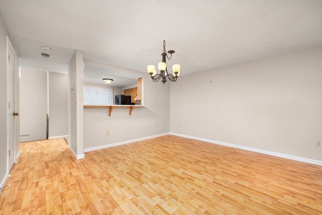 7 Midway Drive 7, Cromwell, CT 06416