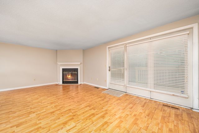 7 Midway Drive 7, Cromwell, CT 06416