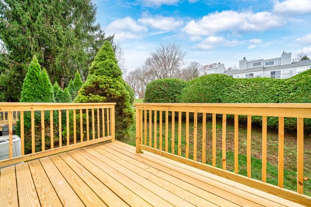 7 Midway Drive 7, Cromwell, CT 06416