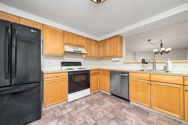 7 Midway Drive 7, Cromwell, CT 06416