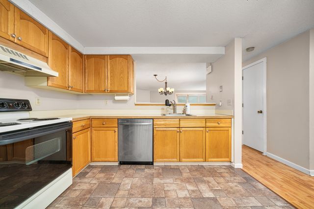 7 Midway Drive 7, Cromwell, CT 06416