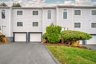 7 Midway Drive 7, Cromwell, CT 06416