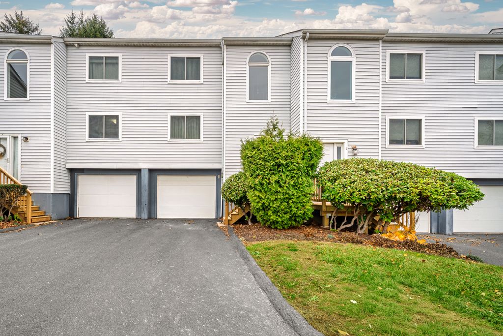 7 Midway Drive 7, Cromwell, CT 06416