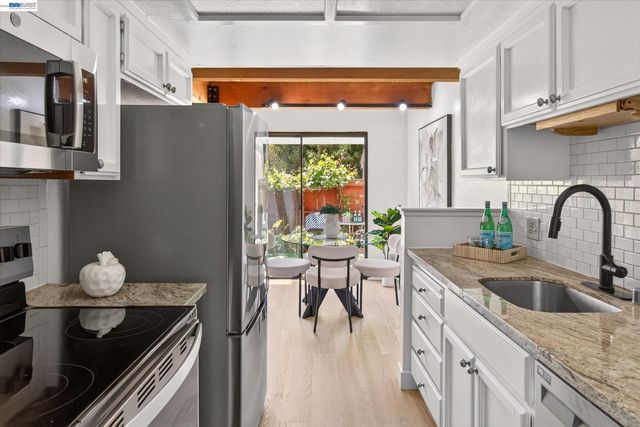 112 Mission Dr, Pleasanton, CA 94566