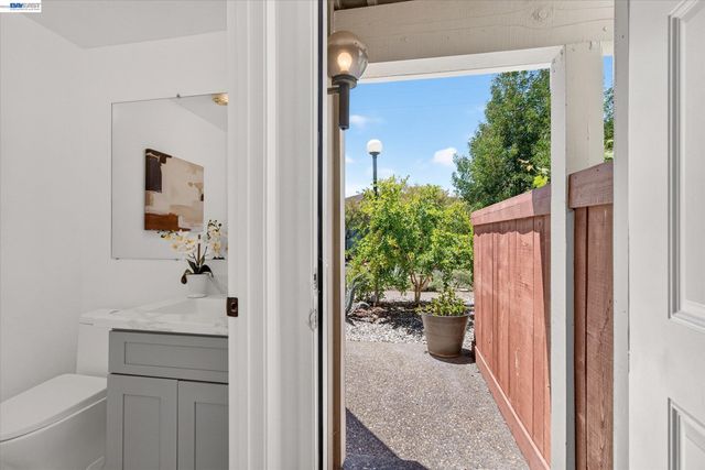 112 Mission Dr, Pleasanton, CA 94566