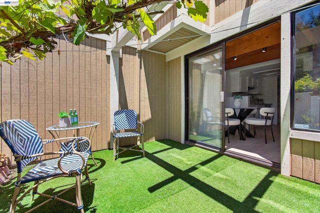 112 Mission Dr, Pleasanton, CA 94566