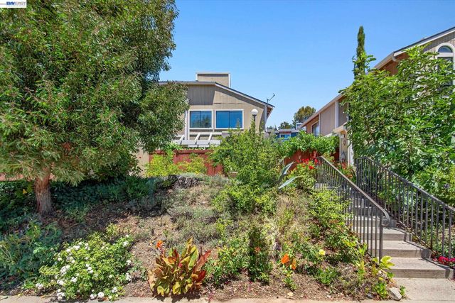 112 Mission Dr, Pleasanton, CA 94566