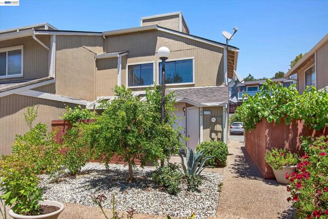 112 Mission Dr, Pleasanton, CA 94566